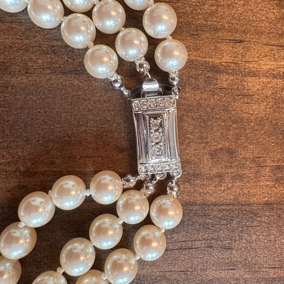 Carolee Faux Pearl Necklace - Picture 2 of 4